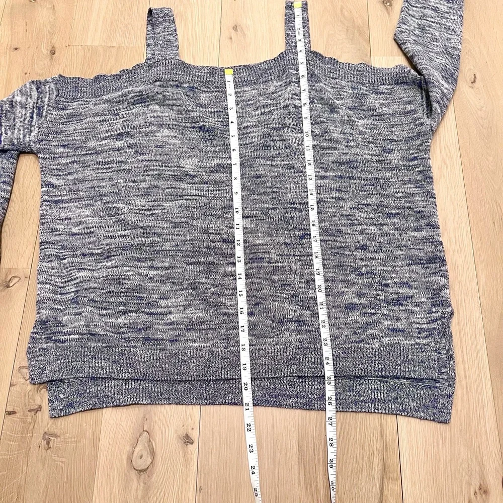 Stitches and Stripes Long Sleeve Cold Shoulder Sweater Marled Blue Medium - Picture 8 of 11
